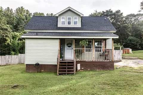 16 Guy St, Pelzer, SC 29669