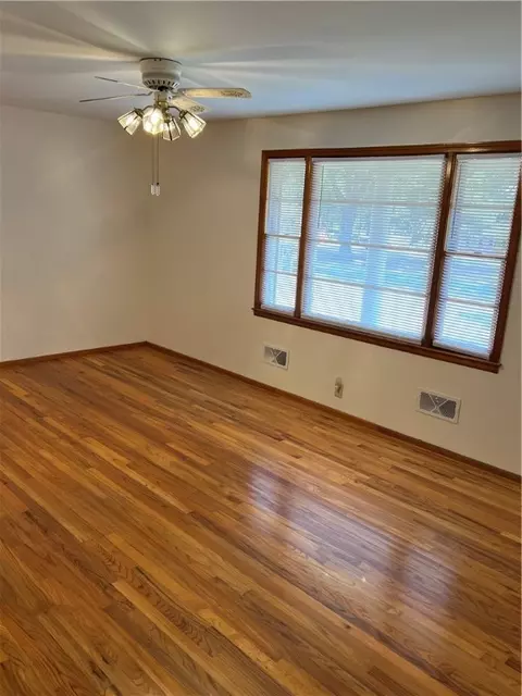 7 Springdale Dr, Williamston, SC 29697 photo 5