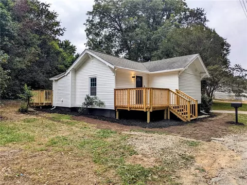 54 North St, Anderson, SC 29621