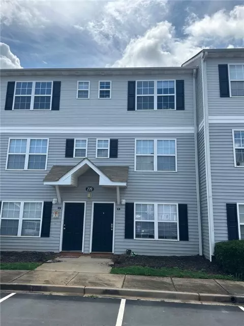 220 Campus Dr #F, Central, SC 29630
