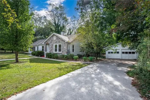 700 Gaines St, Central, SC 29630 photo 3