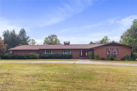 105 Playground Rd, Walhalla, SC 29691