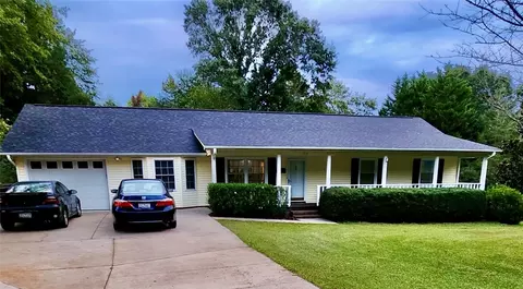 100 N Smith St, Six Mile, SC 29682