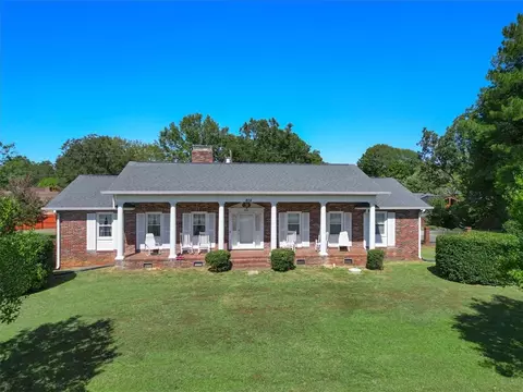 808 W Greer St, Honea Path, SC 29654 photo 2