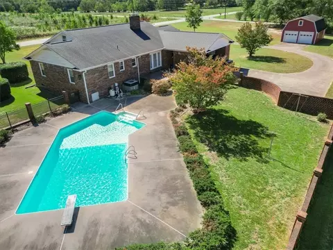 808 W Greer St, Honea Path, SC 29654 photo 6