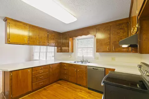30 Lakeshore Dr, Walhalla, SC 29691 photo 7
