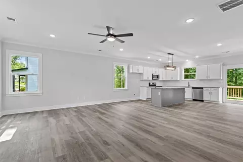 39 Parker St, Pelzer, SC 29669 photo 5