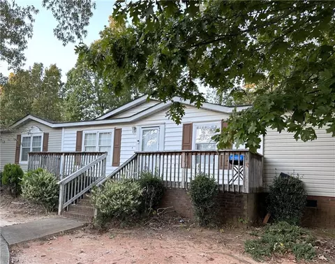 26 Pine Valley Rd, Piedmont, SC 29673