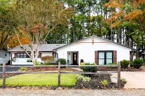 105 Bluebird Ln, Starr, SC 29684