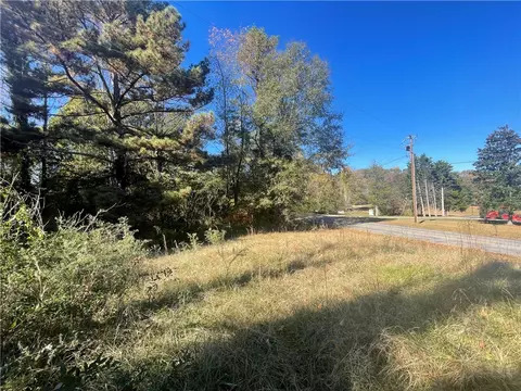 691 Campbell Town Rd, Walhalla, SC 29691 photo 4
