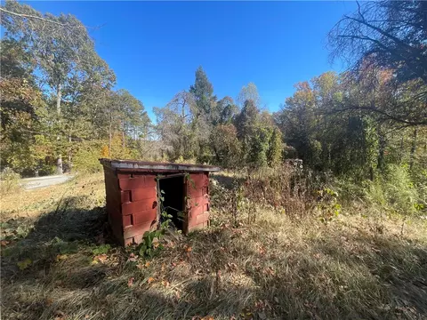709 Campbell Town Rd, Walhalla, SC 29691 photo 11