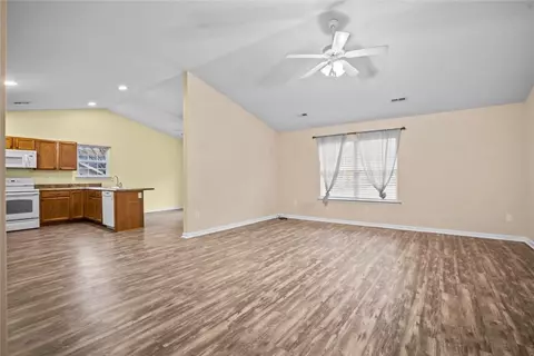 112 Stevens Ct, Williamston, SC 29697 photo 5