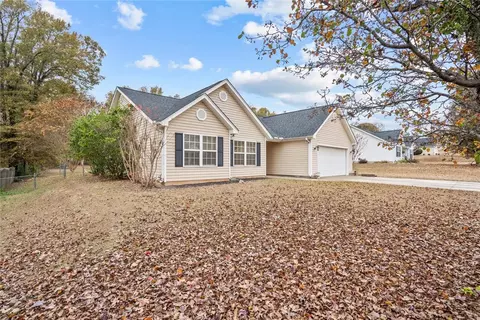 112 Stevens Ct, Williamston, SC 29697 photo 2