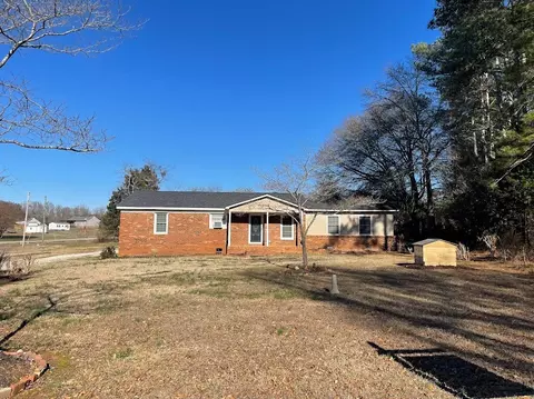 208 Ellison Lake Rd, Williamston, SC 29697