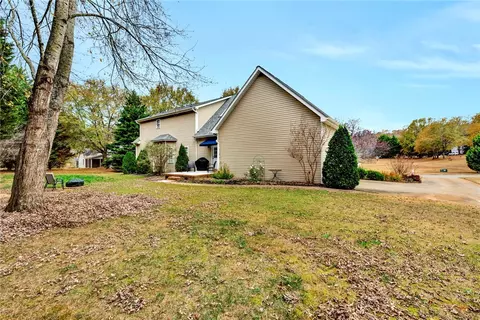 105 Dillard Ct, Easley, SC 29642 photo 4