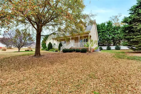 105 Dillard Ct, Easley, SC 29642 photo 2