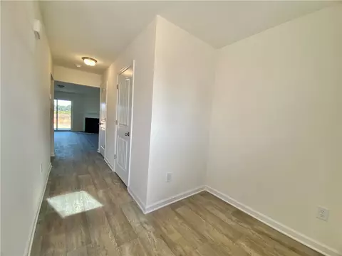 445 Seaborn Cir, Pendleton, SC 29670 photo 2
