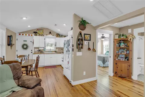 101 S Laurel St, Walhalla, SC 29691 photo 8