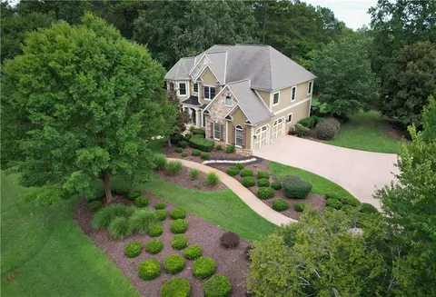 401 Grey Pebble Ct, Seneca, SC 29672