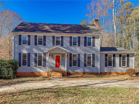 208 Creekwood Ln, West Union, SC 29696