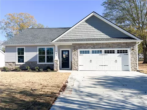 105 Kay St, Belton, SC 29627