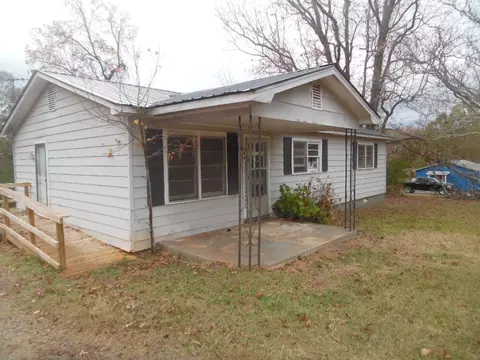 106 Pinecrest Rd, Iva, SC 29655