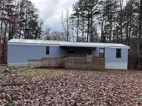 910 E Thunderbird Dr, Westminster, SC 29693 photo 1