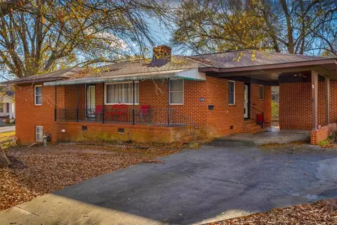406 S Catherine St, Pickens, SC 29671