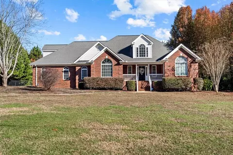 224 Ridgeland Dr, Six Mile, SC 29682