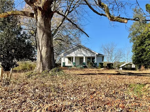 5079 Keowee School Rd, Seneca, SC 29672