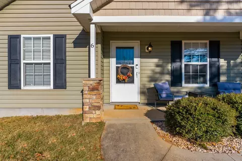 6 Davis St, Taylors, SC 29687