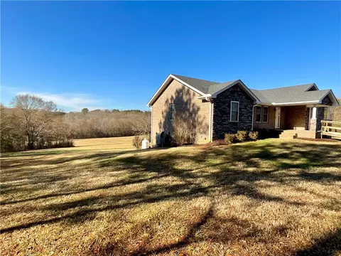 240 Whippoorwill Ln, Walhalla, SC 29691