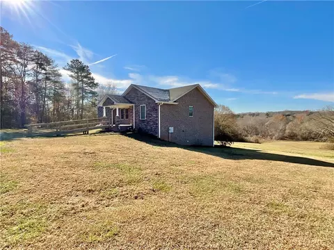 240 Whippoorwill Ln, Walhalla, SC 29691 photo 2