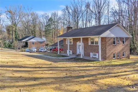 7000 Longshore Ave, Seneca, SC 29672