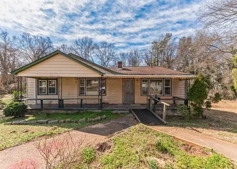 805 W Fairview Ave, Gaffney, SC 29341