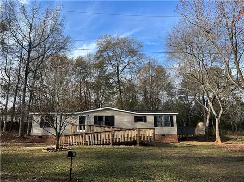 105 Chantilly Cir, Starr, SC 29684 photo 39