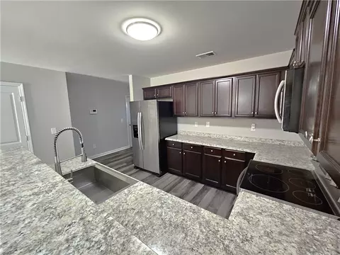 855 Markham Cir, Moore, SC 29369 photo 4