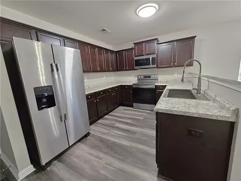 855 Markham Cir, Moore, SC 29369 photo 3
