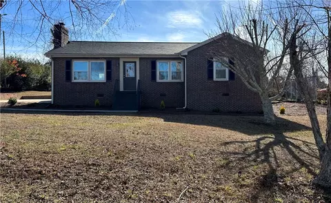 301 W Quincy Rd, Seneca, SC 29678