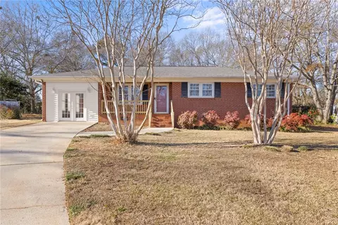 104 Graham Ct, Williamston, SC 29697