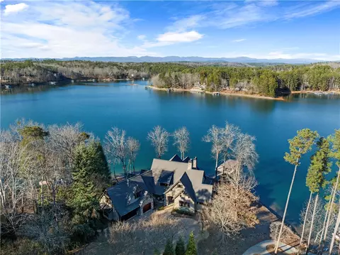 504 Sunset Cove Ct, Seneca, SC 29672