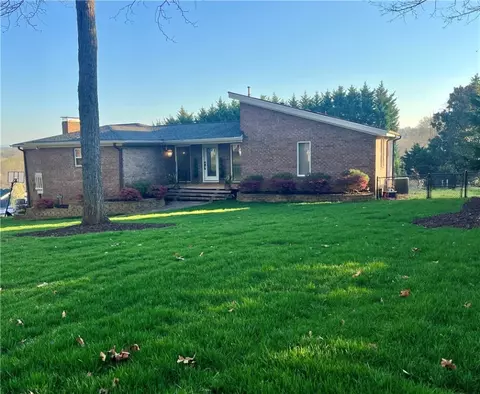 1036 Briarwood Dr, Easley, SC 29642