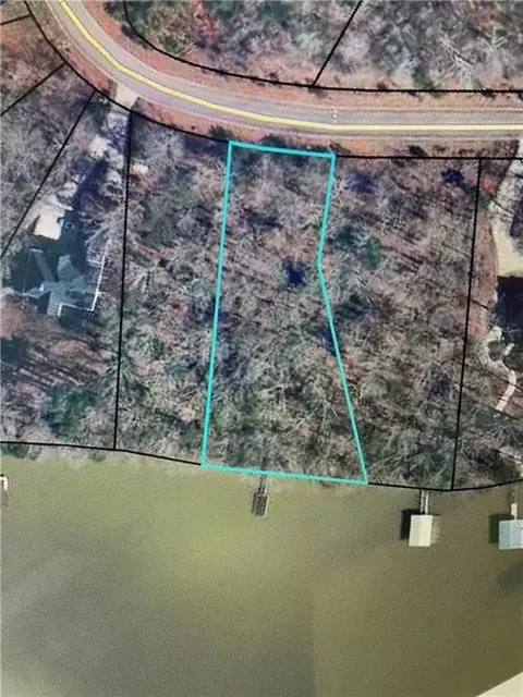 113 W Waters Edge Ln, West Union, SC 29696