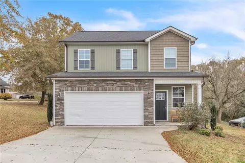 30 Haynes St, Piedmont, SC 29673