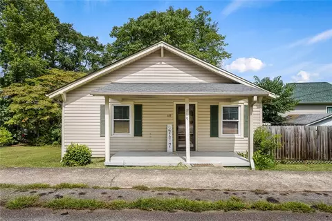 119 Poinsett Ave, Pickens, SC 29671