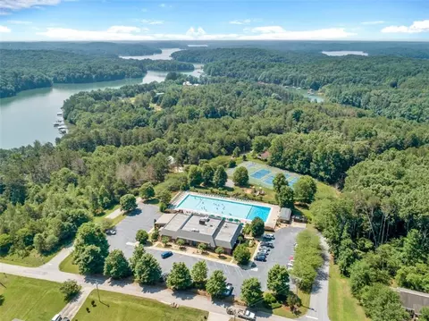 112 Walnut Dr, Westminster, SC 29693