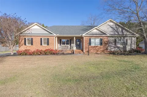 202 Smithfield Dr, Anderson, SC 29621