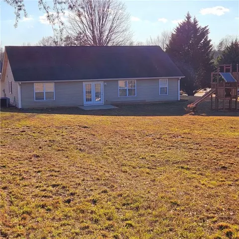 104 Mcbrie Ln, Pendleton, SC 29670 photo 4