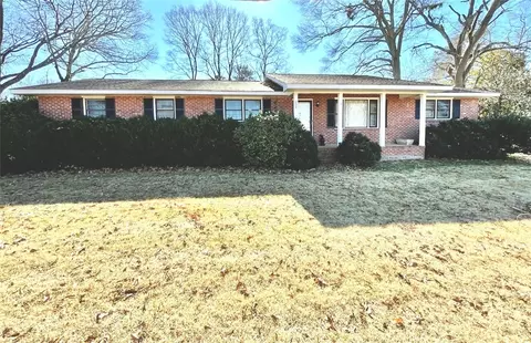 206 Park Rd, Belton, SC 29627