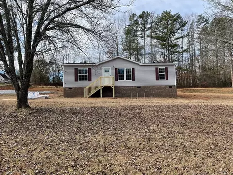 102 Lodge Rd, Pendleton, SC 29670 photo 2
